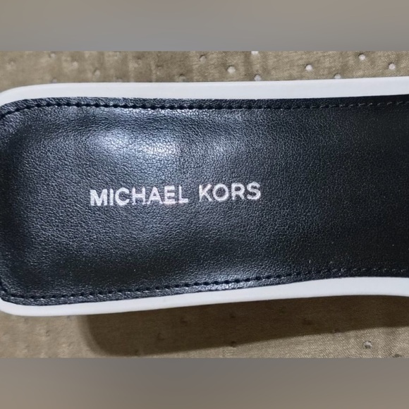 New MICHAEL Michael Kors Merriam Leather Kitten Heel Sandal -Optic White US 7 - Picture 4 of 9